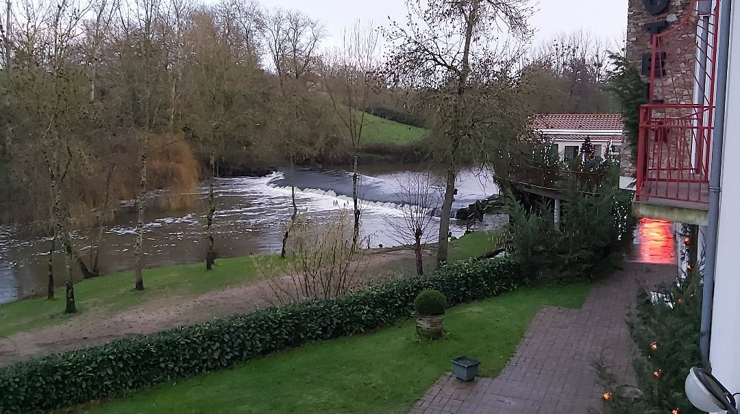 Le Pont de Senard主图