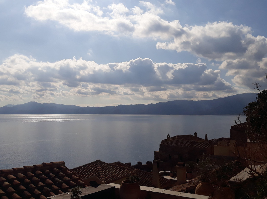 卡恩特里米套房酒店主图