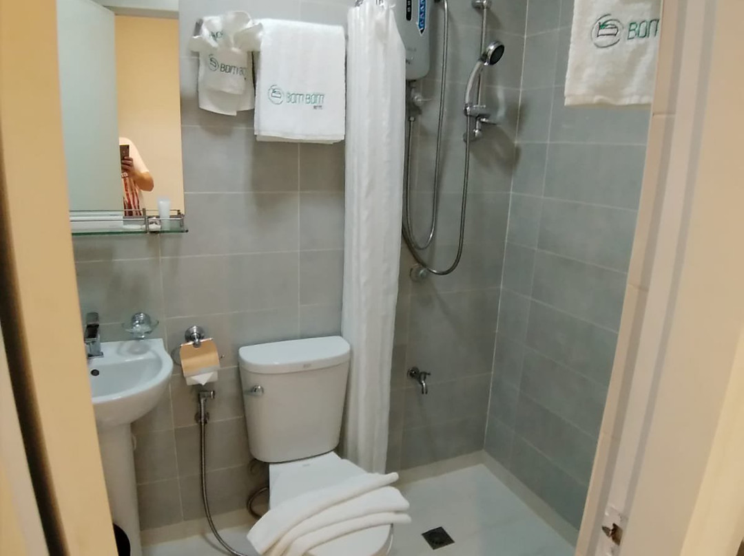 Bombom Hotel And Restaurant主图