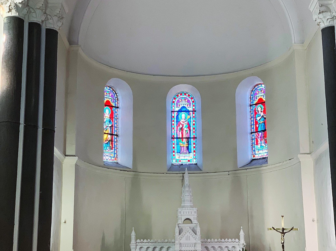 Eglise de Saint Varent景点图片