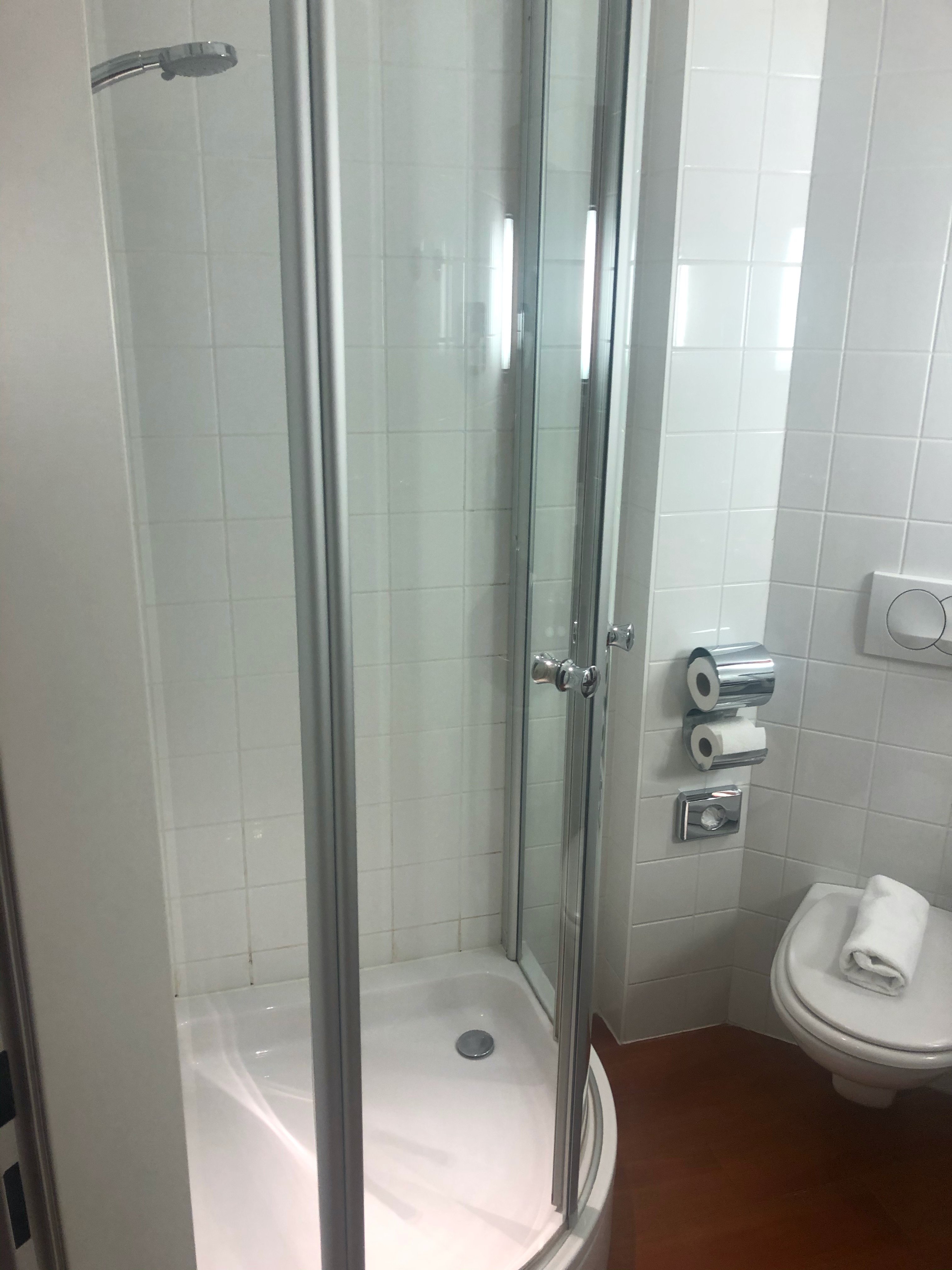 萨尔茨堡机场星辰酒店-浴室