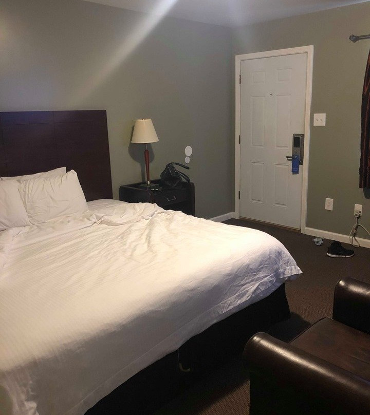 Jefferson Inn & Suites主图