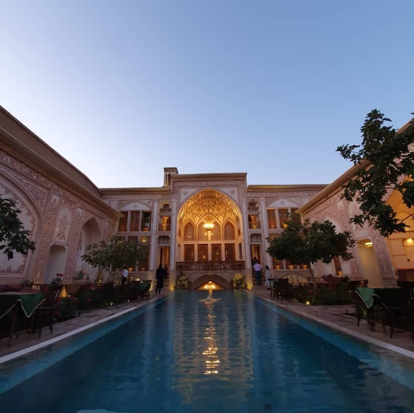 Mahinestan Raheb Hotel主图