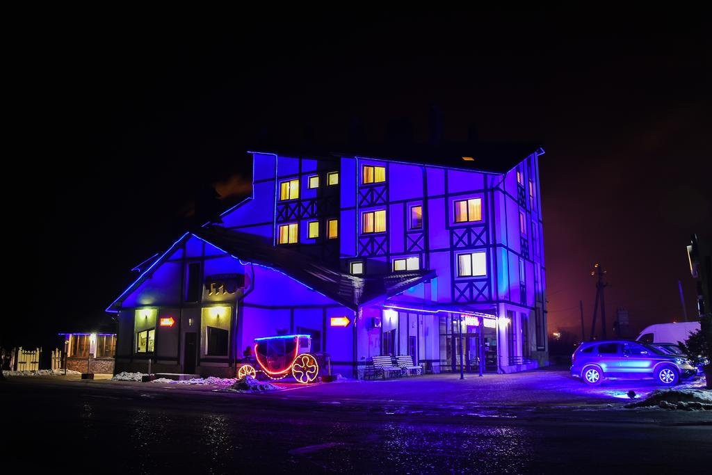 Hotel-Restaurant Complex Trio主图