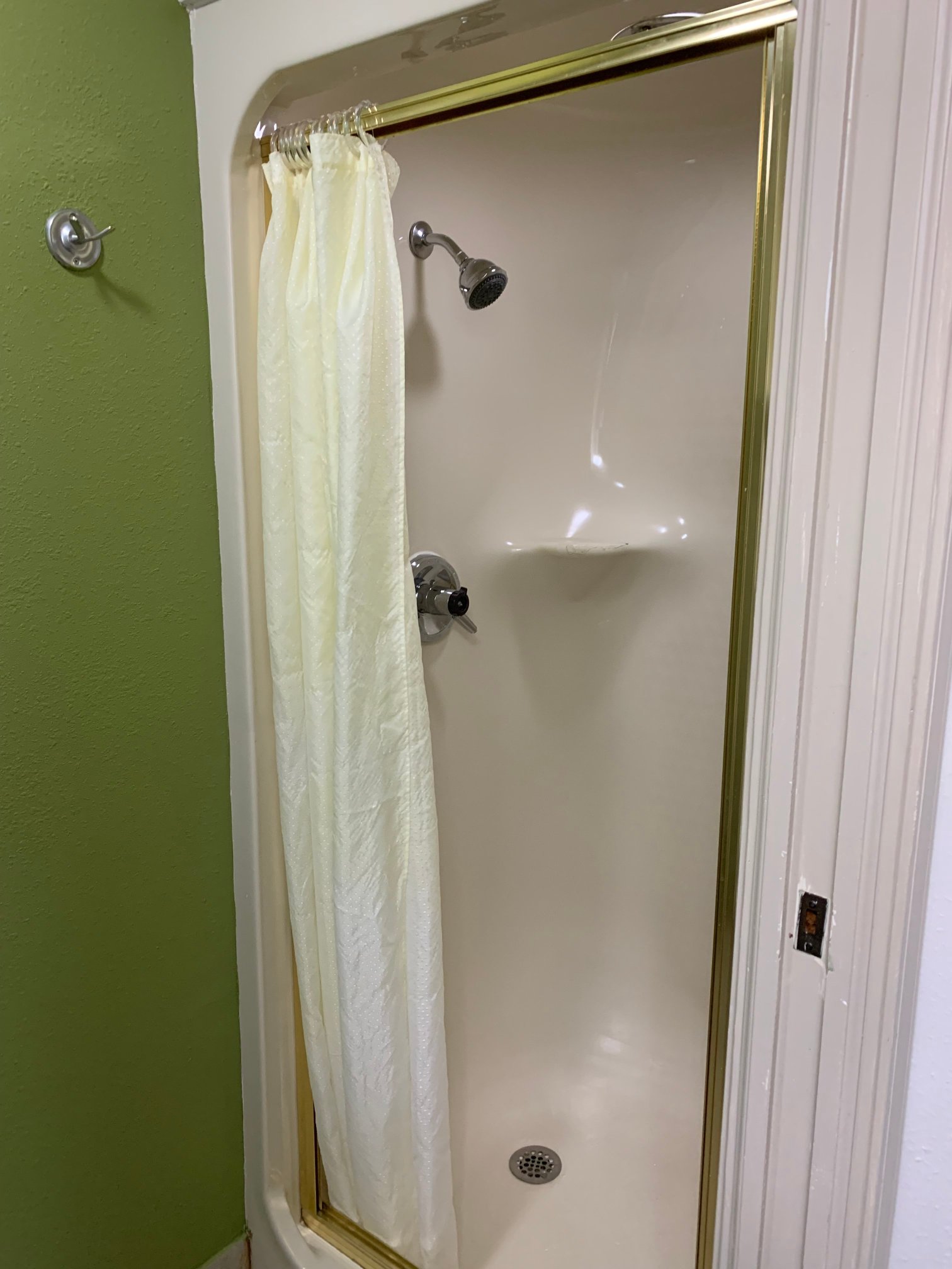 Sleep Inn Near The Avenue-浴室