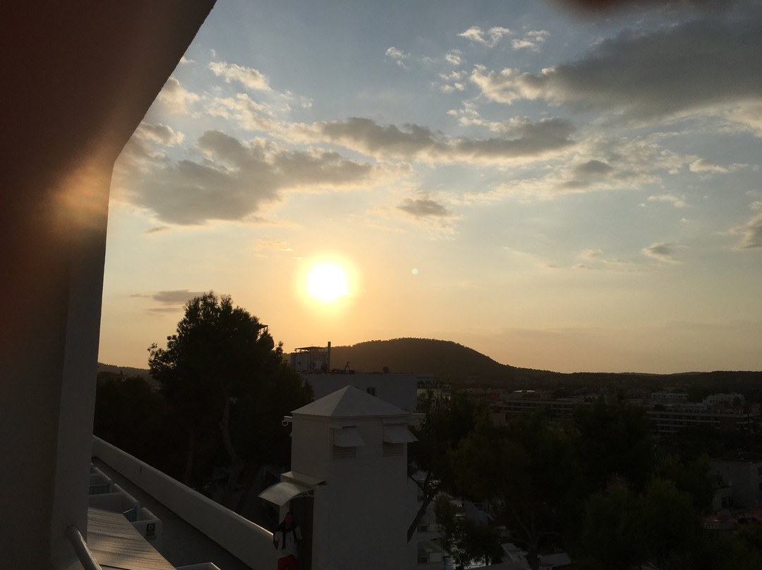 阳光海滩酒店（仅限成年人入住）主图