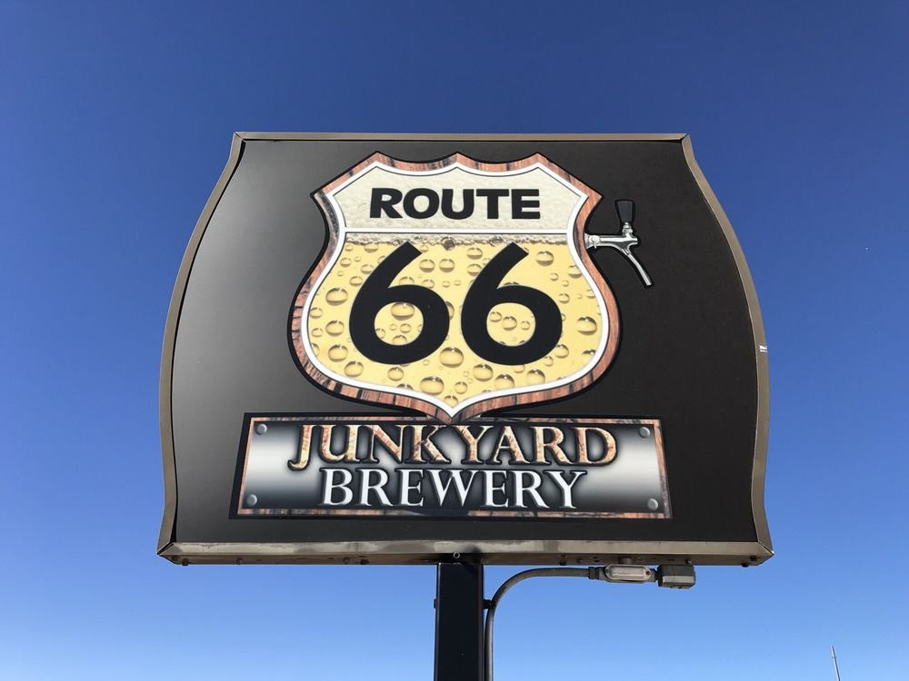 Route 66 Junkyard Brewery景点图片