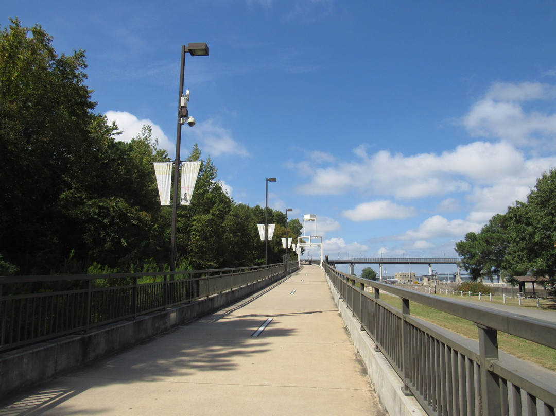 Big Dam Bridge景点图片