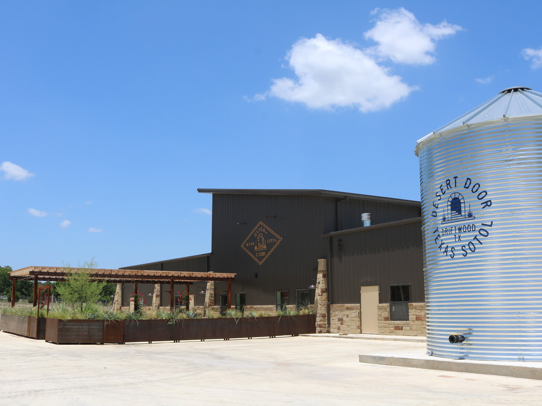 Driftwood旅游景点-Desert Door Distillery