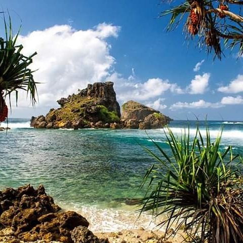 Nglambor Beach景点图片