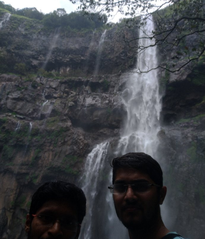 Ozarde Waterfall景点图片