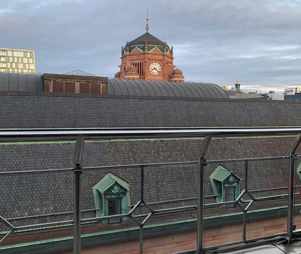 弗雷斯酒店主图