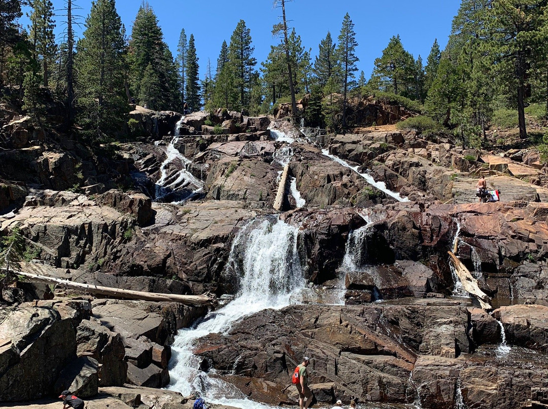 Glen Alpine Falls景点图片