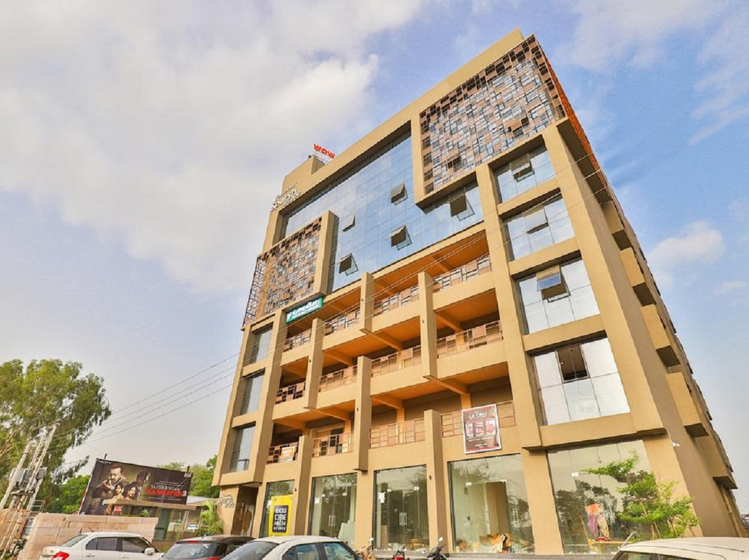 Hotel Royal Square by Sky Stays主图