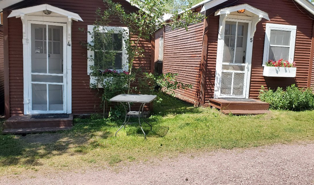 East Glacier Motel And Cabins主图