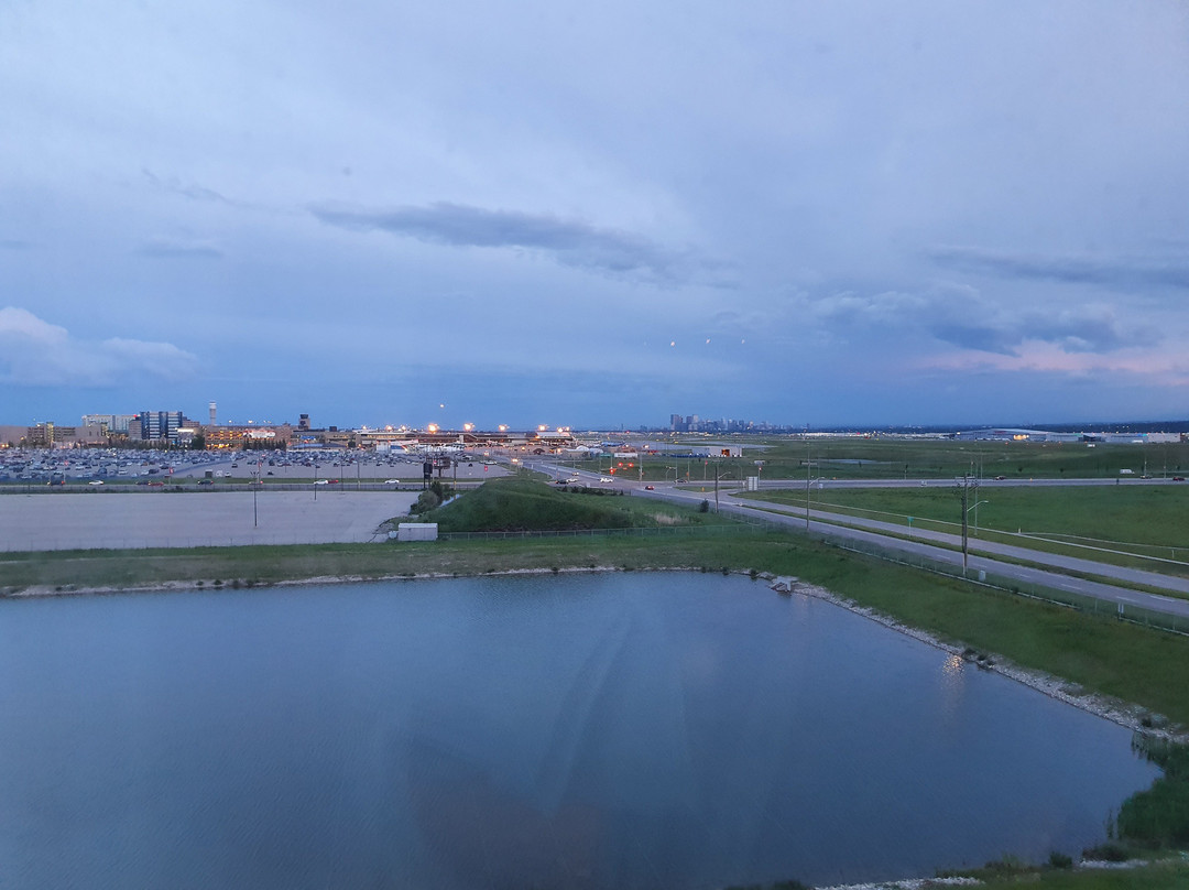 Homewood Suites by Hilton® Calgary-Airport, Alberta, Canada主图