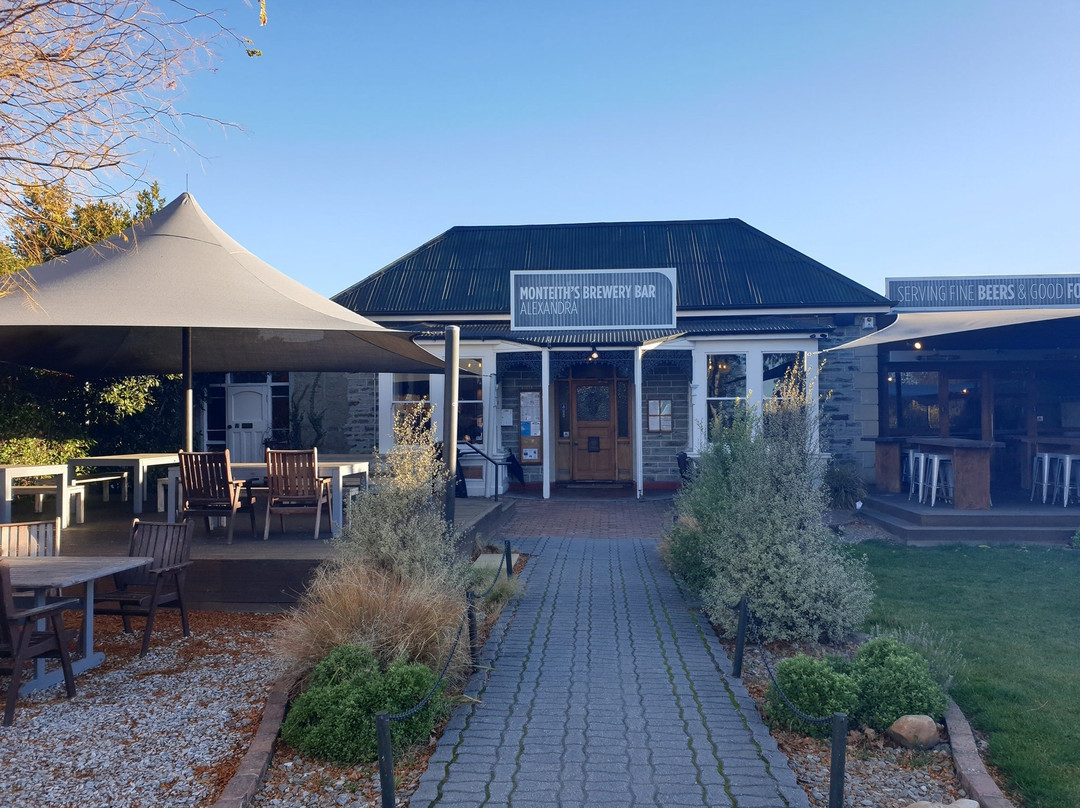 Alexandra餐馆和美食-Monteiths Brewery Bar Alexandra