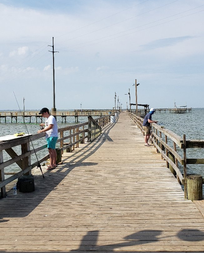 Cedar Point Pier-Coden必去景点