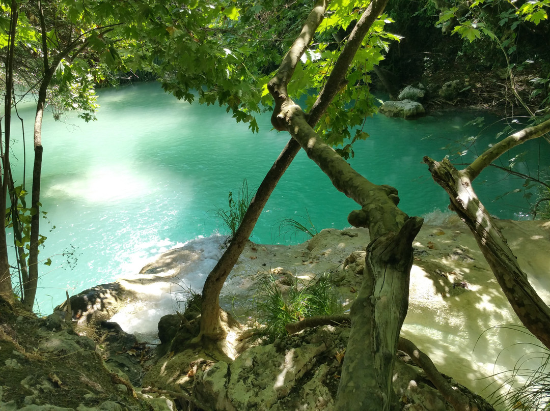 Polylimnio Waterfalls Tours景点图片