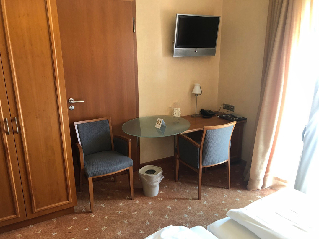 恩格尔酒店主图