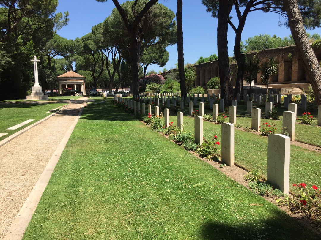 Rome War Cemetery景点图片