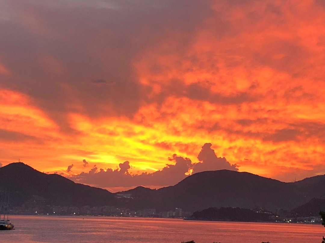 Hotel California主图