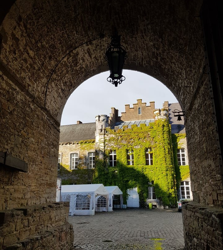 le chateau medieval de Corroy le chareau景点图片