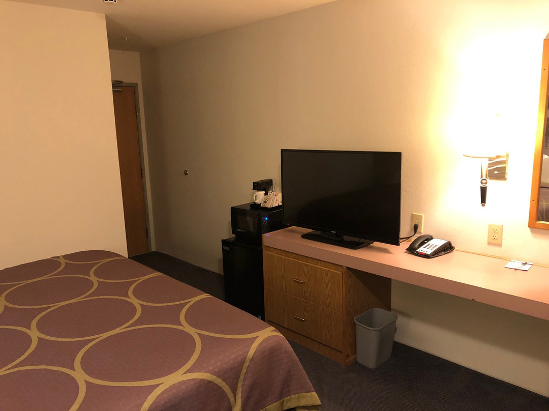 Super 8 by Wyndham Redmond主图