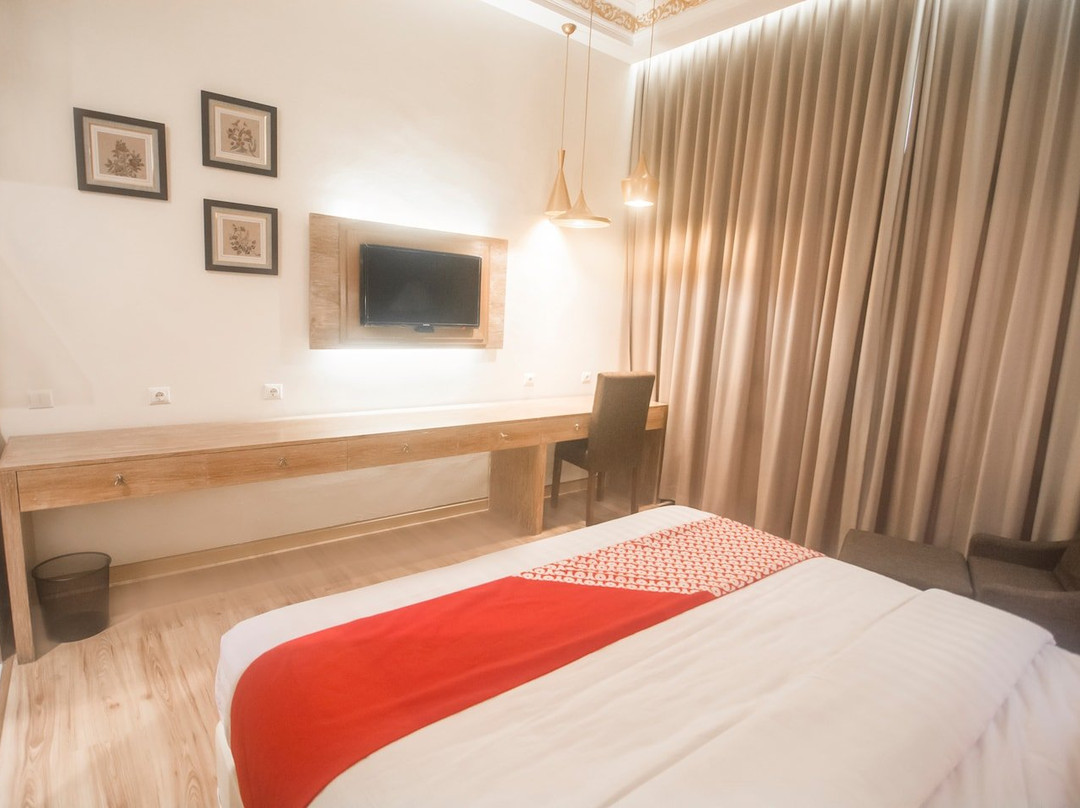 Ndalem Nuriyat主图