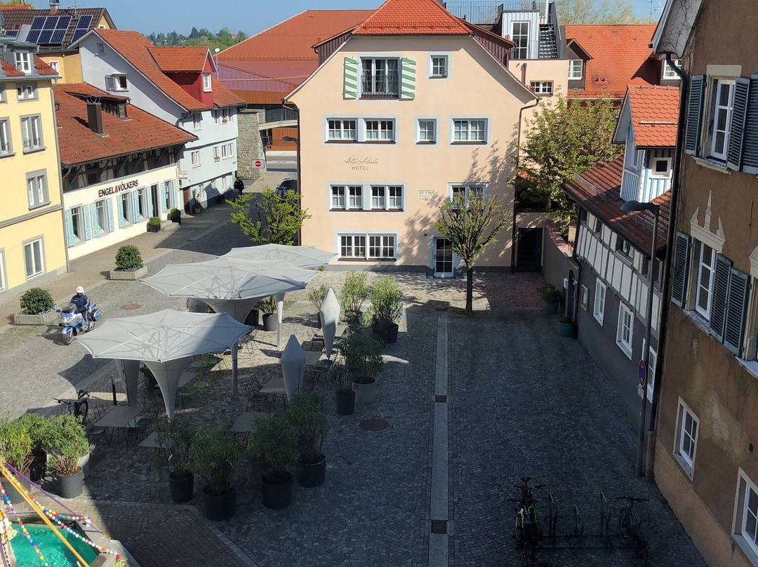 明镜哈尔尼酒店主图