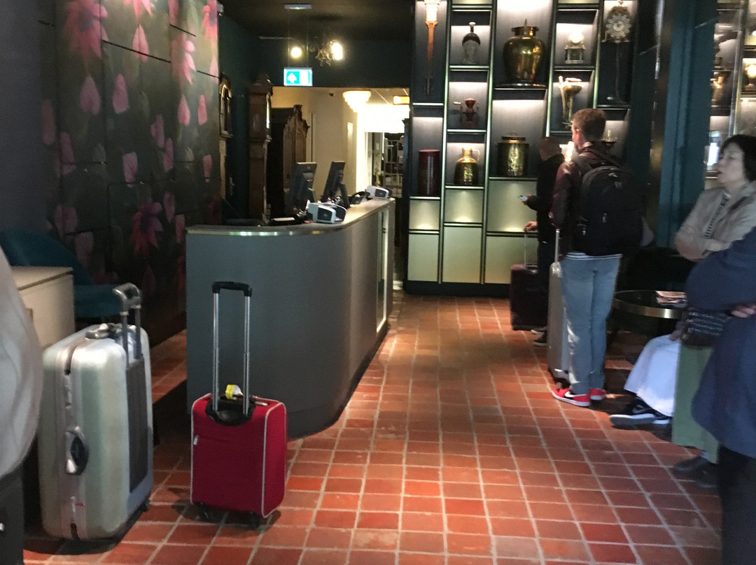 Ambassador City Centre Hotel主图