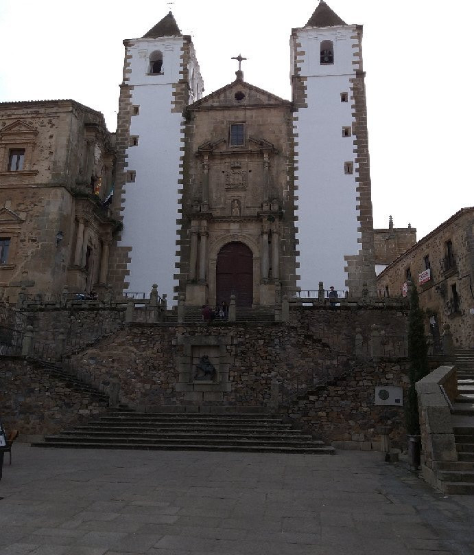 Plaza de San Jorge景点图片