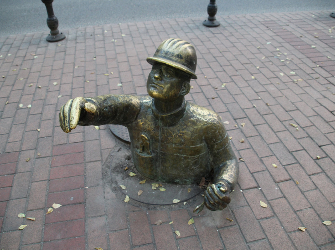 Plumber Memorial Sculpture景点图片