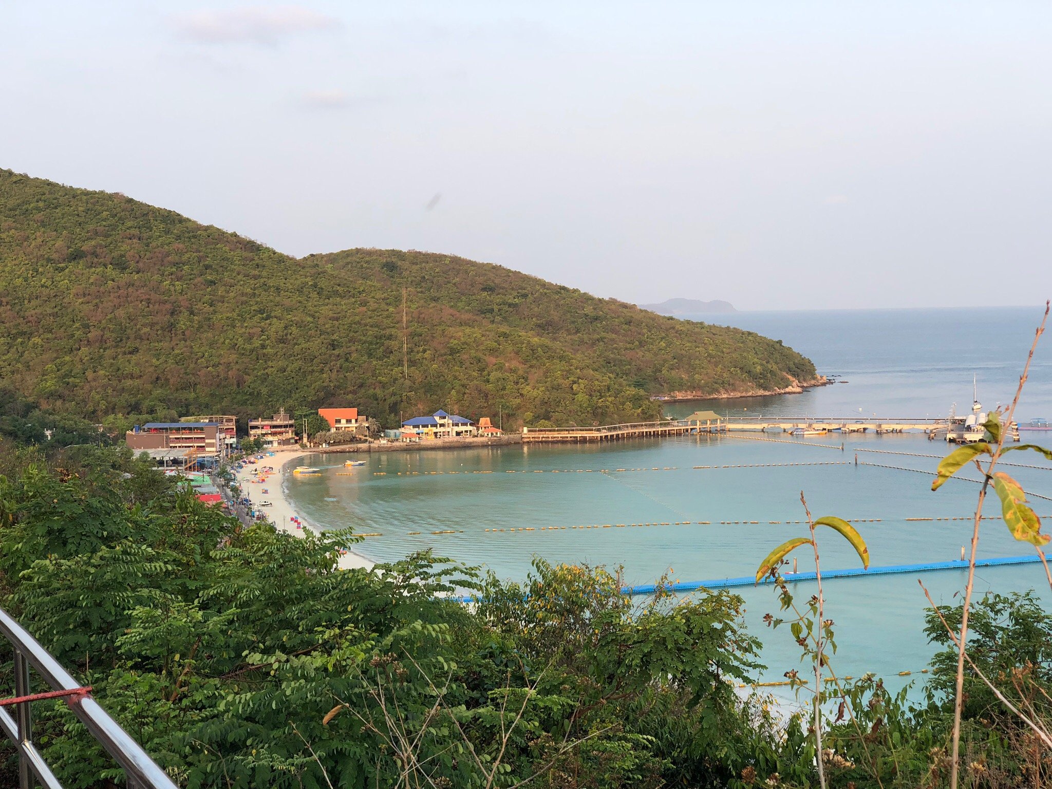 Tawaen Beach Resort-官方
