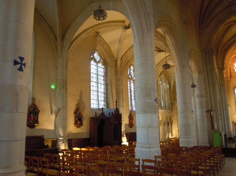 Eglise Saint-Pierre-Saint-Paul-Sarcelles必去景点