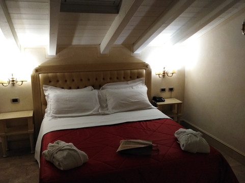 卡弗尔酒店主图