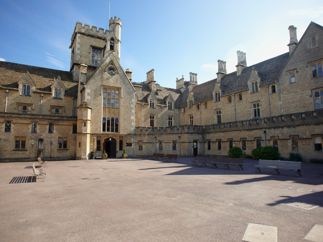 Royal Agricultural University B&B主图
