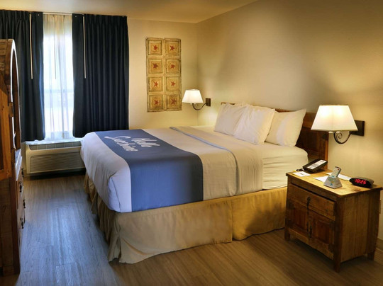 Days Inn & Suites by Wyndham Llano主图