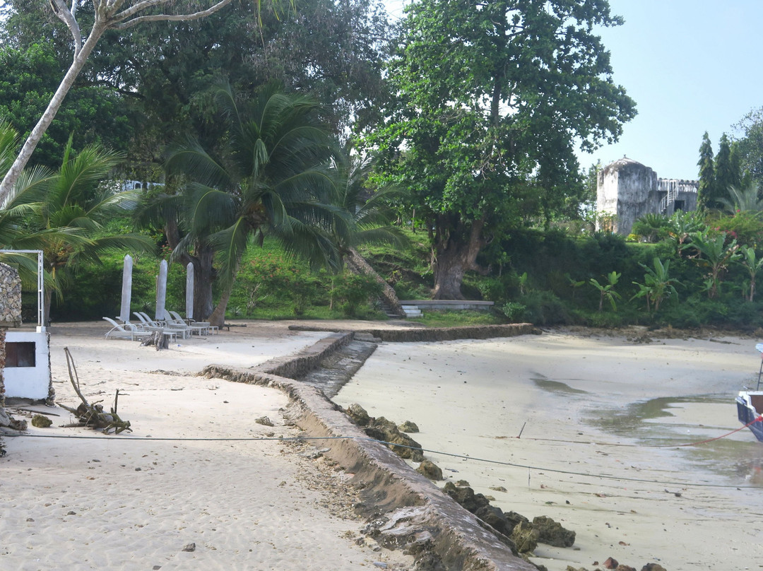 Ngalawa Hotel & Resort主图