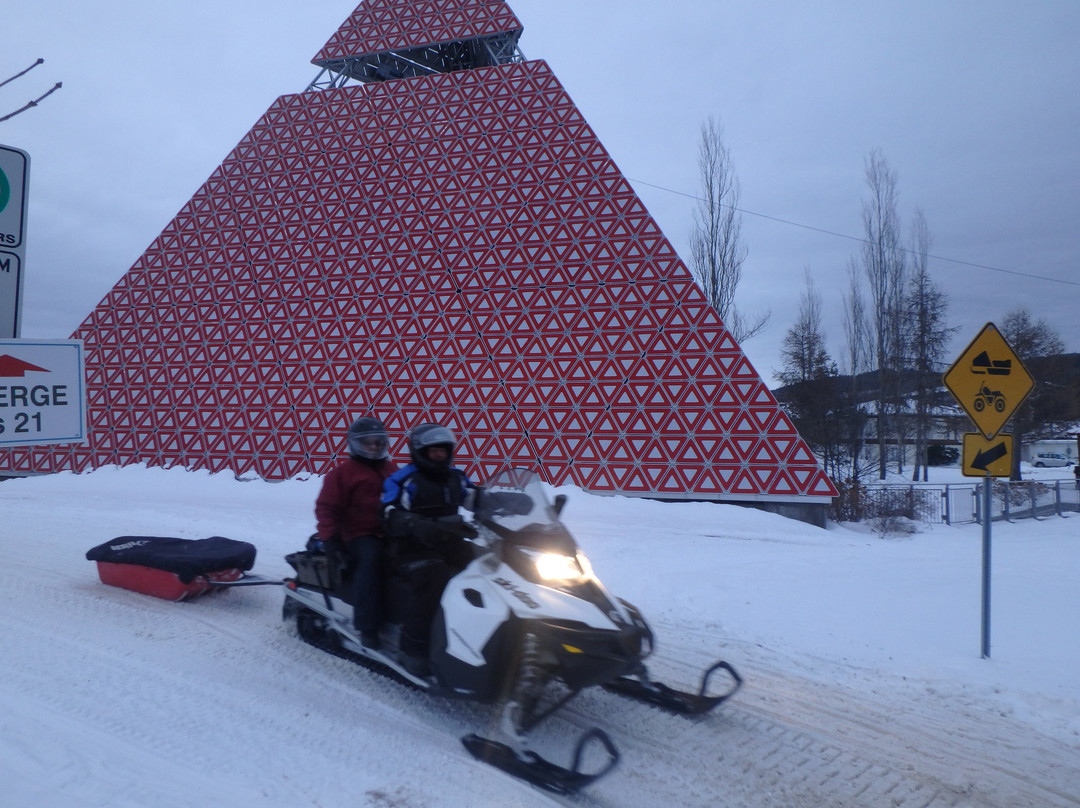 La Pyramide des Ha! Ha!景点图片
