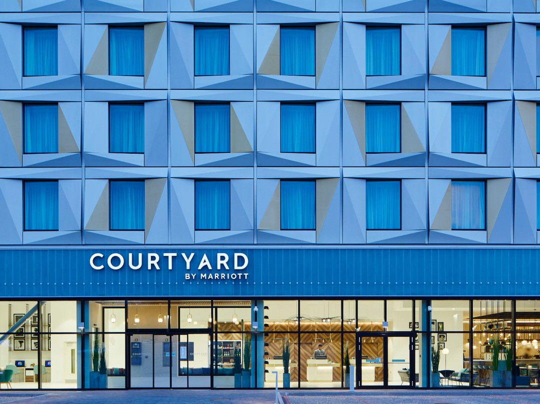 Courtyard by Marriott Luton Airport主图