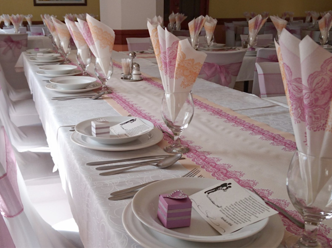 Kis-Korona Restaurant - Pension - Pizzeria主图