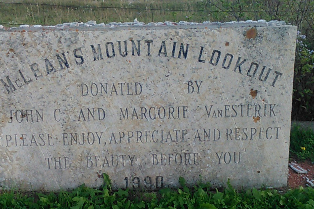 McLean's Mountain Lookout景点图片