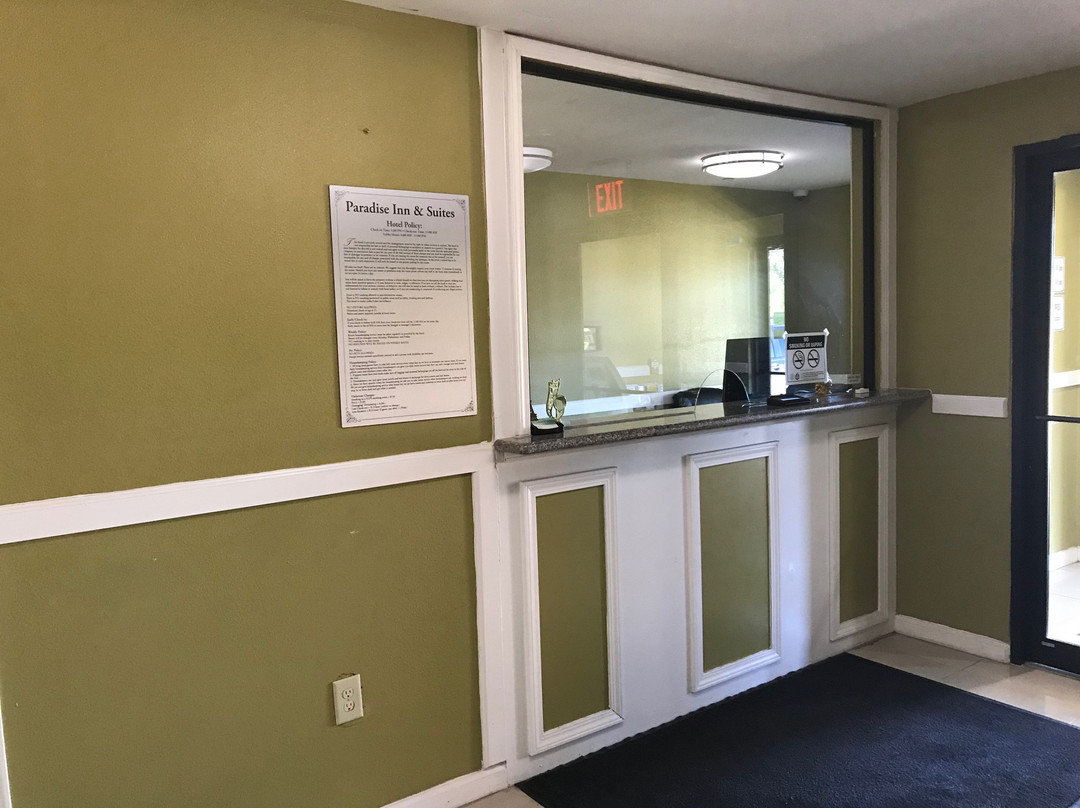 Paradise Inn & Suites主图