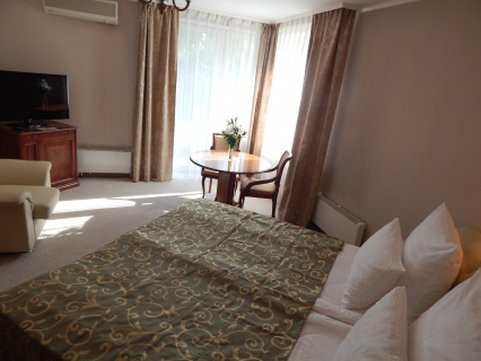 Oktyabrskaya Hotel主图