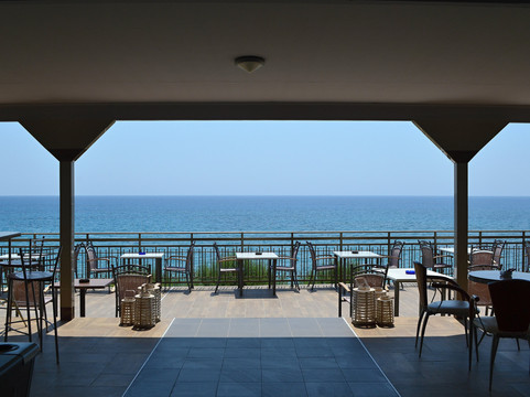 Ilyssion Beach Hotel主图