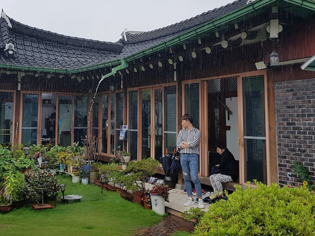 灵光郡餐馆和美食-Munjeong Hanjeongshik