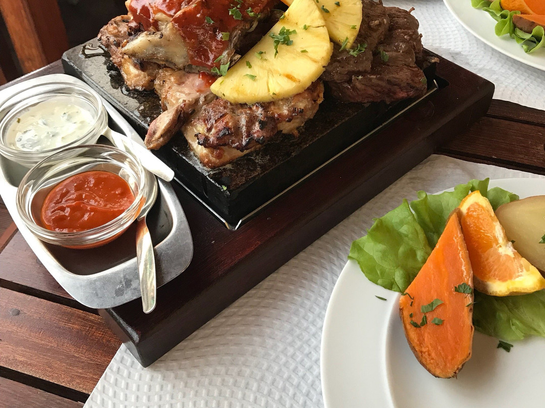 Vila Ventura Garden Grill