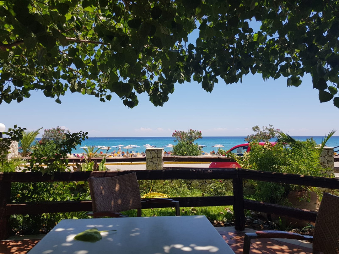 Tara Beach Hotel主图