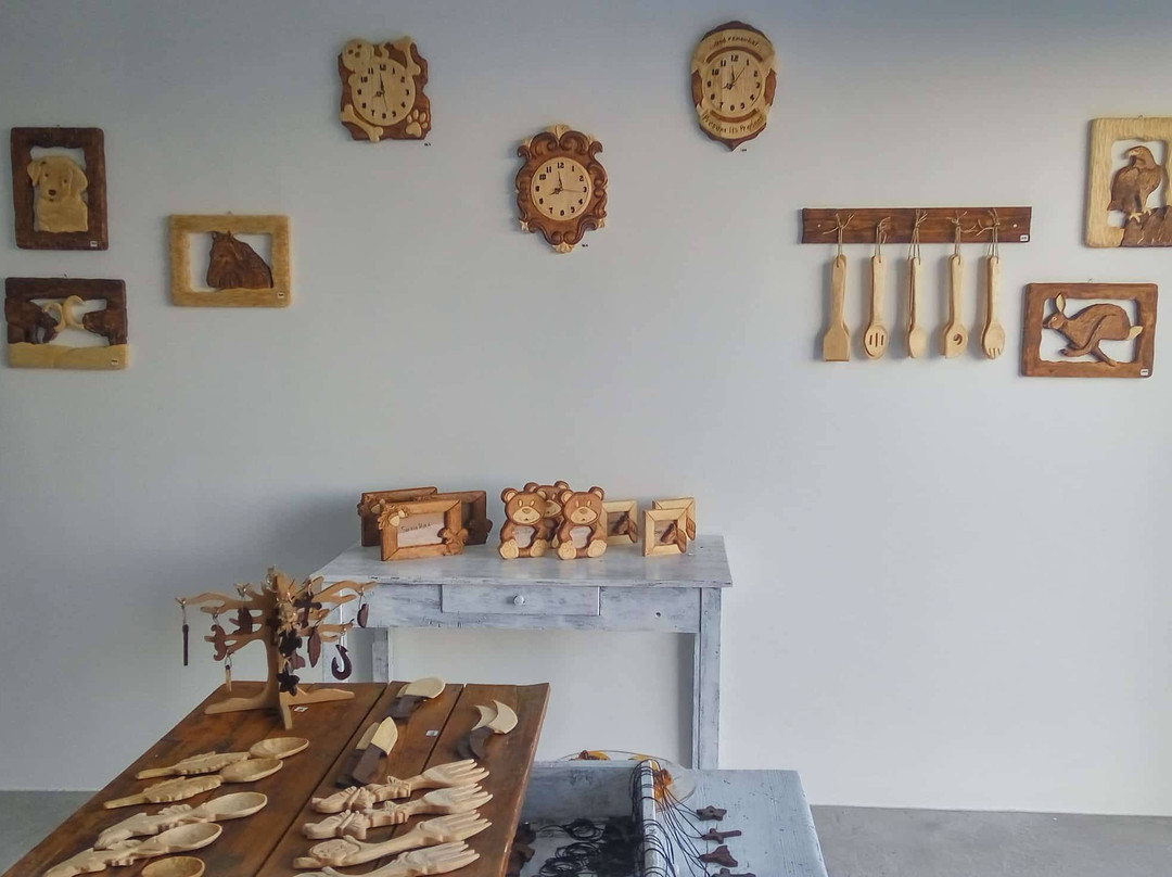 Pelekis Wood Lab Wood Carving Workshop景点图片